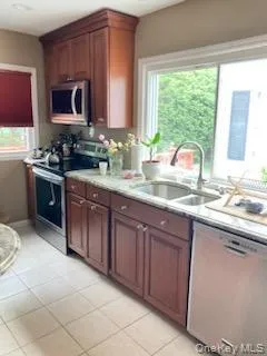 87 11th Avenue South Huntington, NY 11746