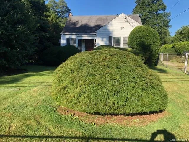 87 11th Avenue South Huntington, NY 11746