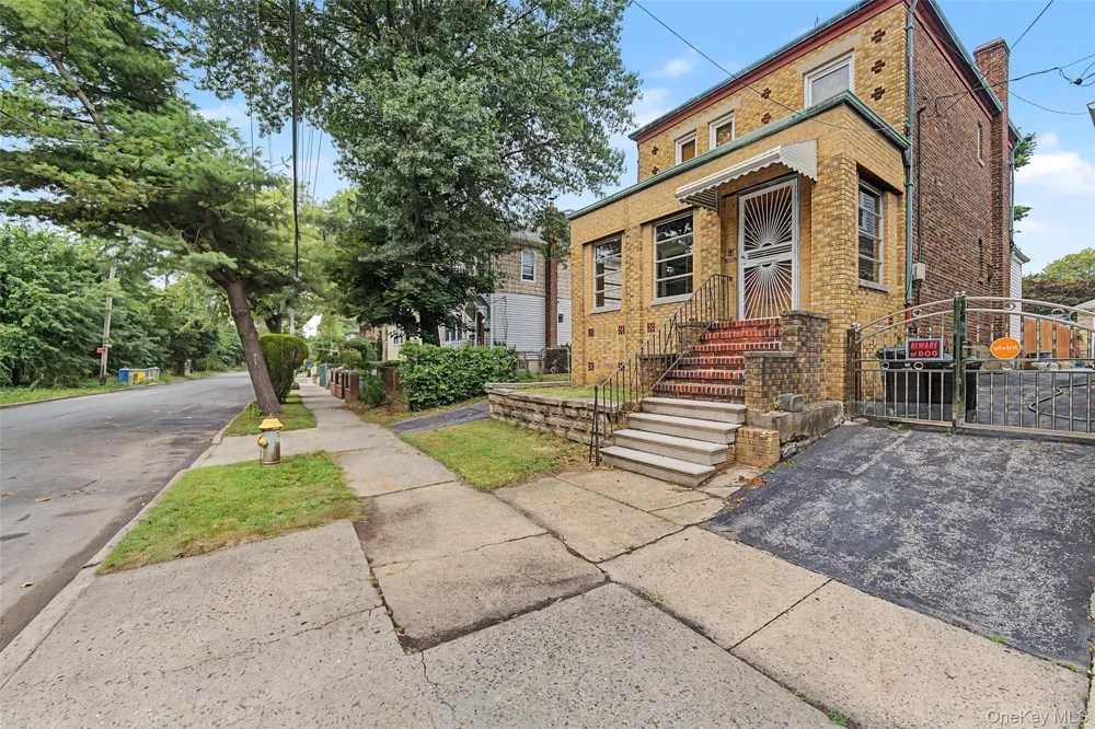 1085 Sackett Avenue Bronx, NY 10461