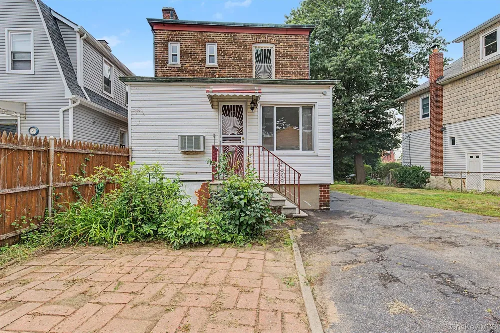 1085 Sackett Avenue Bronx, NY 10461