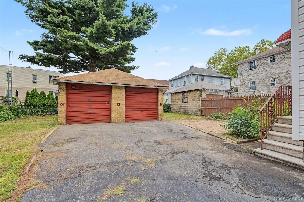 1085 Sackett Avenue Bronx, NY 10461