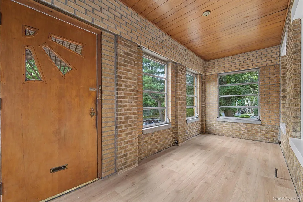 1085 Sackett Avenue Bronx, NY 10461
