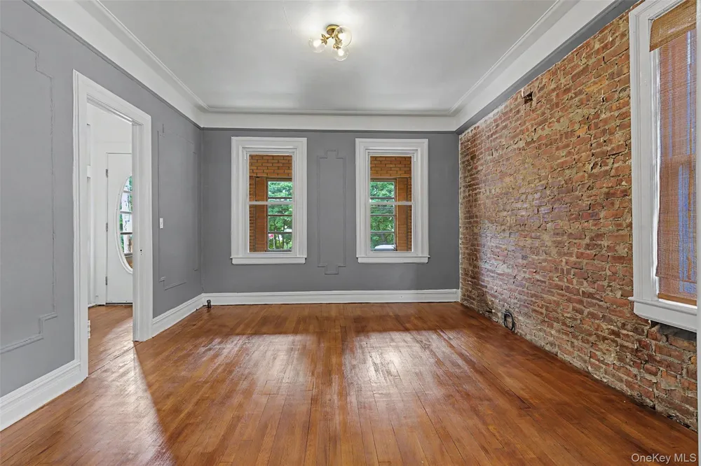 1085 Sackett Avenue Bronx, NY 10461
