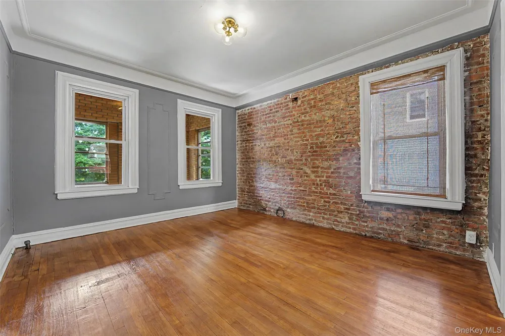 1085 Sackett Avenue Bronx, NY 10461