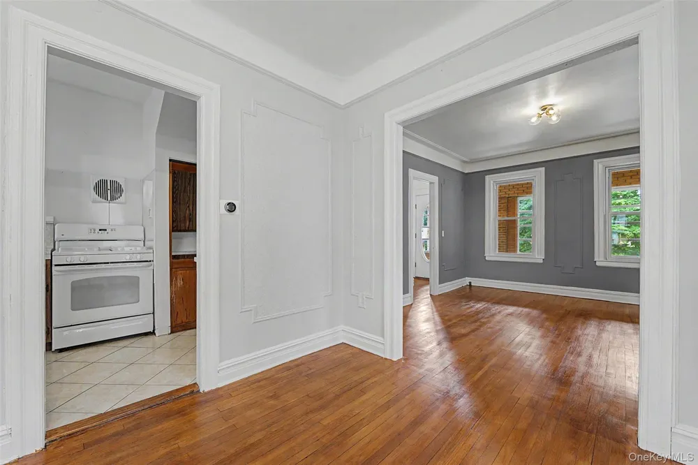 1085 Sackett Avenue Bronx, NY 10461