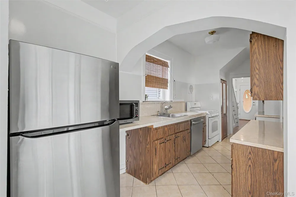1085 Sackett Avenue Bronx, NY 10461