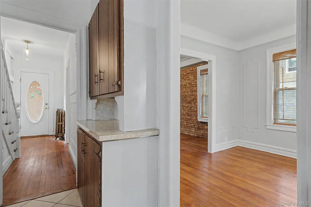 1085 Sackett Avenue Bronx, NY 10461