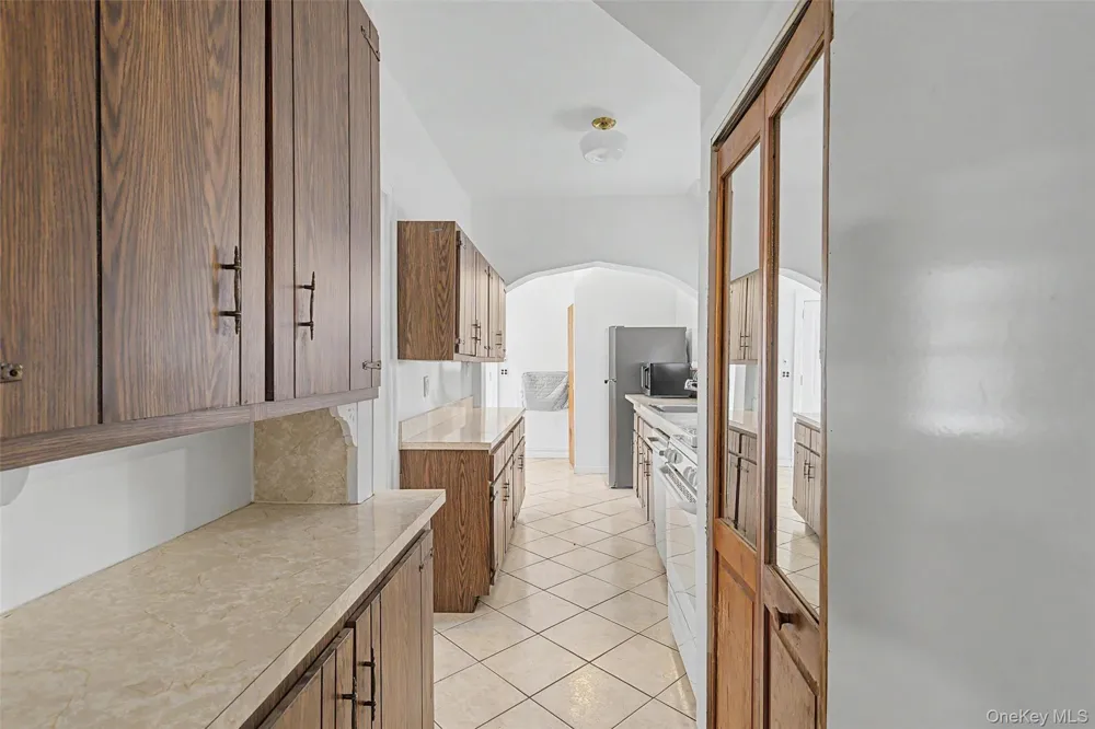 1085 Sackett Avenue Bronx, NY 10461