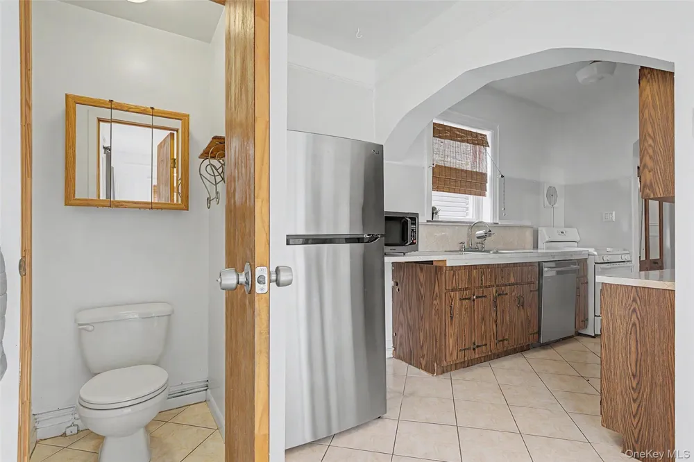 1085 Sackett Avenue Bronx, NY 10461