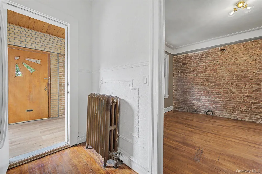 1085 Sackett Avenue Bronx, NY 10461