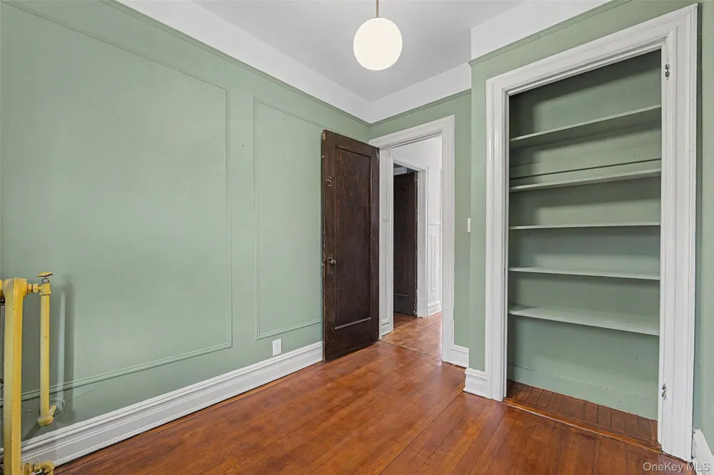 1085 Sackett Avenue Bronx, NY 10461