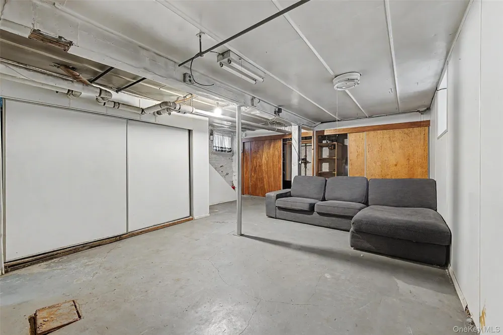 1085 Sackett Avenue Bronx, NY 10461