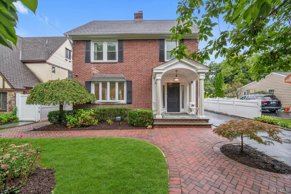 153 Powerhouse Road Roslyn Heights, NY 11577