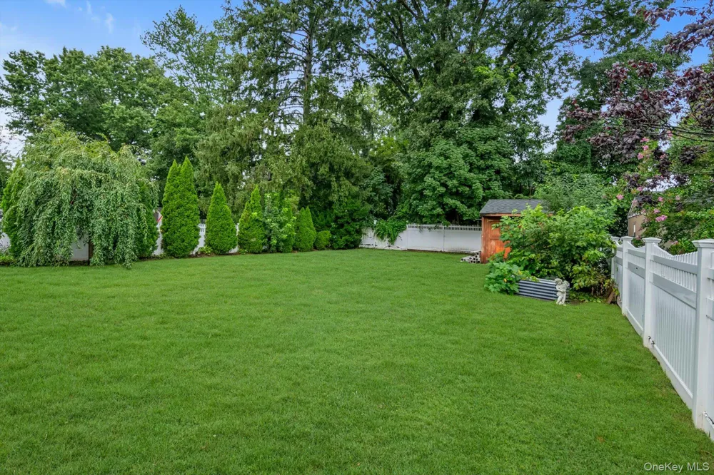 153 Powerhouse Road Roslyn Heights, NY 11577