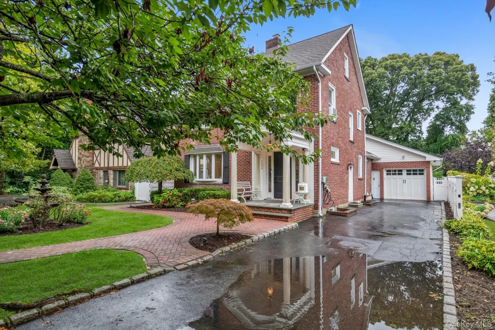 153 Powerhouse Road Roslyn Heights, NY 11577