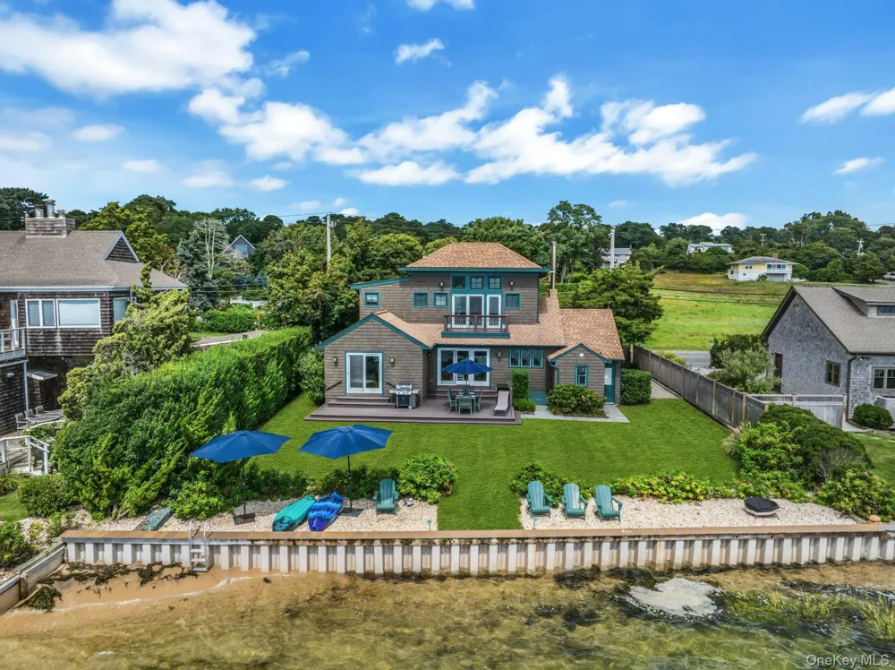 310 E Montauk Highway Hampton Bays, NY 11946