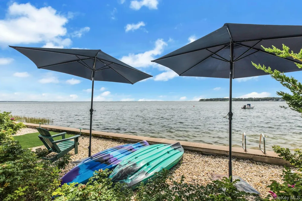 310 E Montauk Highway Hampton Bays, NY 11946