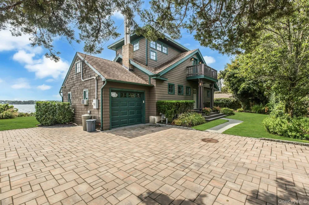 310 E Montauk Highway Hampton Bays, NY 11946