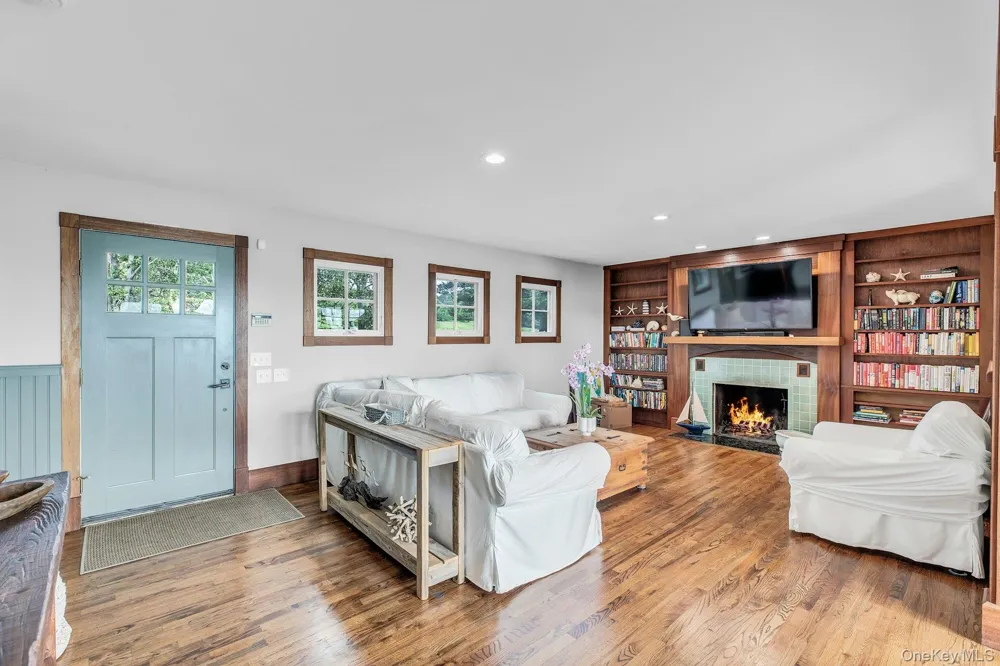 310 E Montauk Highway Hampton Bays, NY 11946
