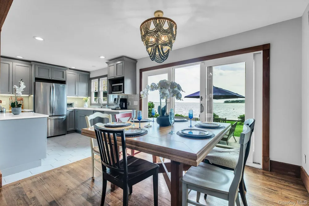 310 E Montauk Highway Hampton Bays, NY 11946