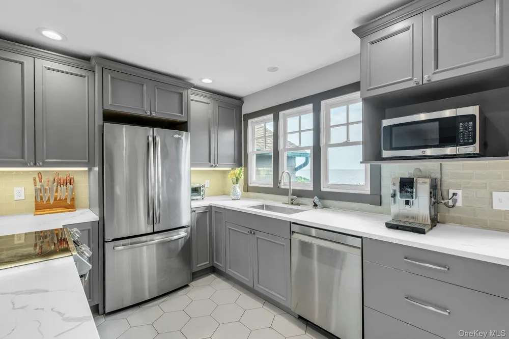 310 E Montauk Highway Hampton Bays, NY 11946
