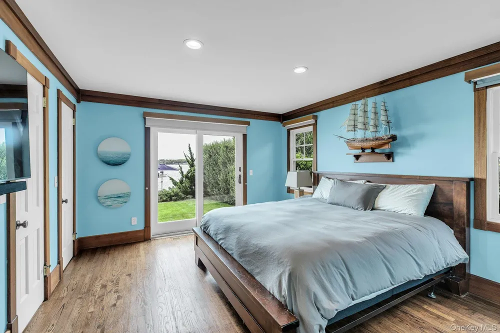 310 E Montauk Highway Hampton Bays, NY 11946