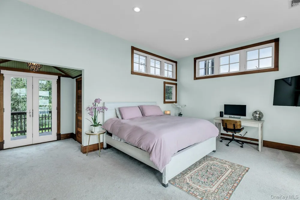 310 E Montauk Highway Hampton Bays, NY 11946