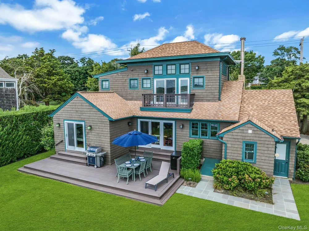 310 E Montauk Highway Hampton Bays, NY 11946
