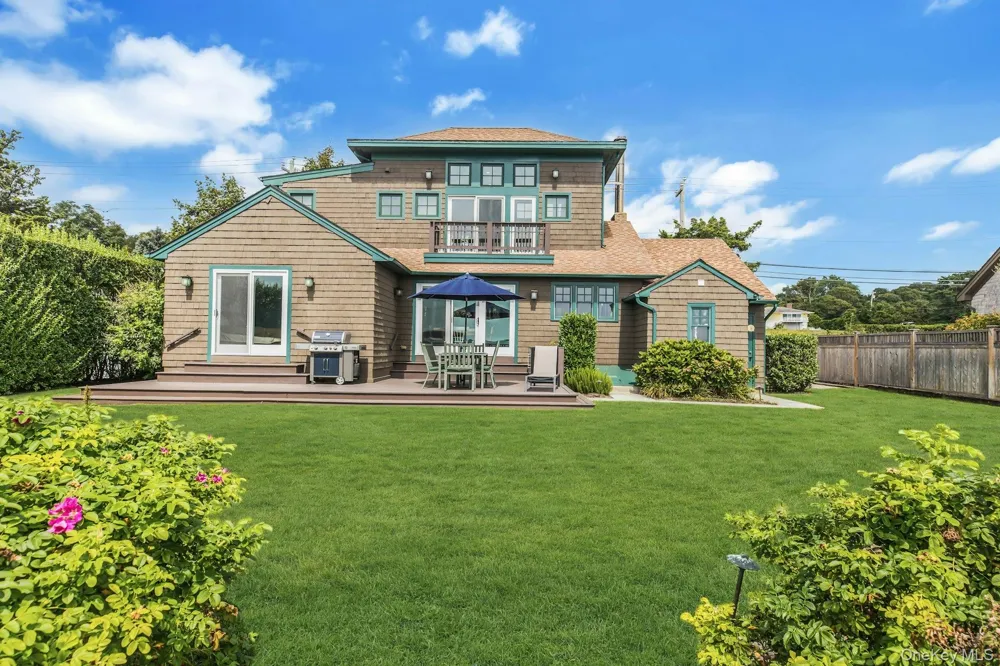 310 E Montauk Highway Hampton Bays, NY 11946