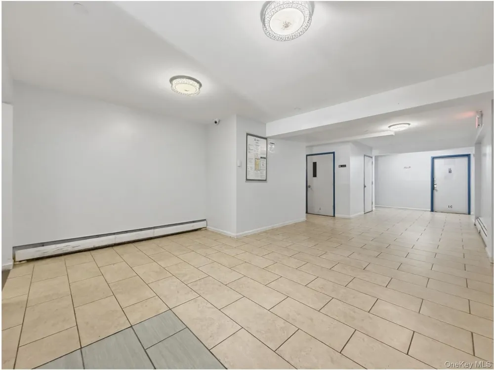 715 E 214th Street Bronx, NY 10467