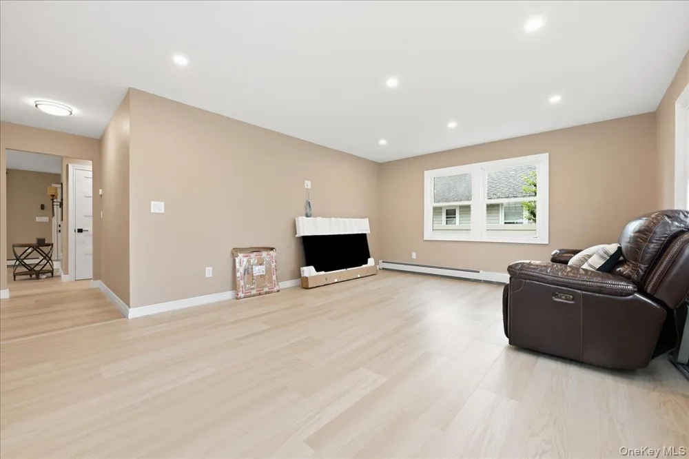828 Bruce Drive Wantagh, NY 11793