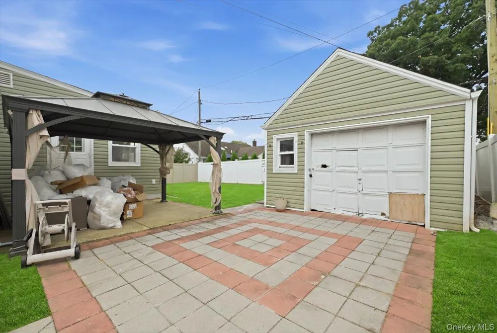 828 Bruce Drive Wantagh, NY 11793