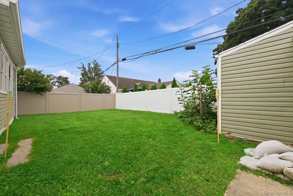 828 Bruce Drive Wantagh, NY 11793