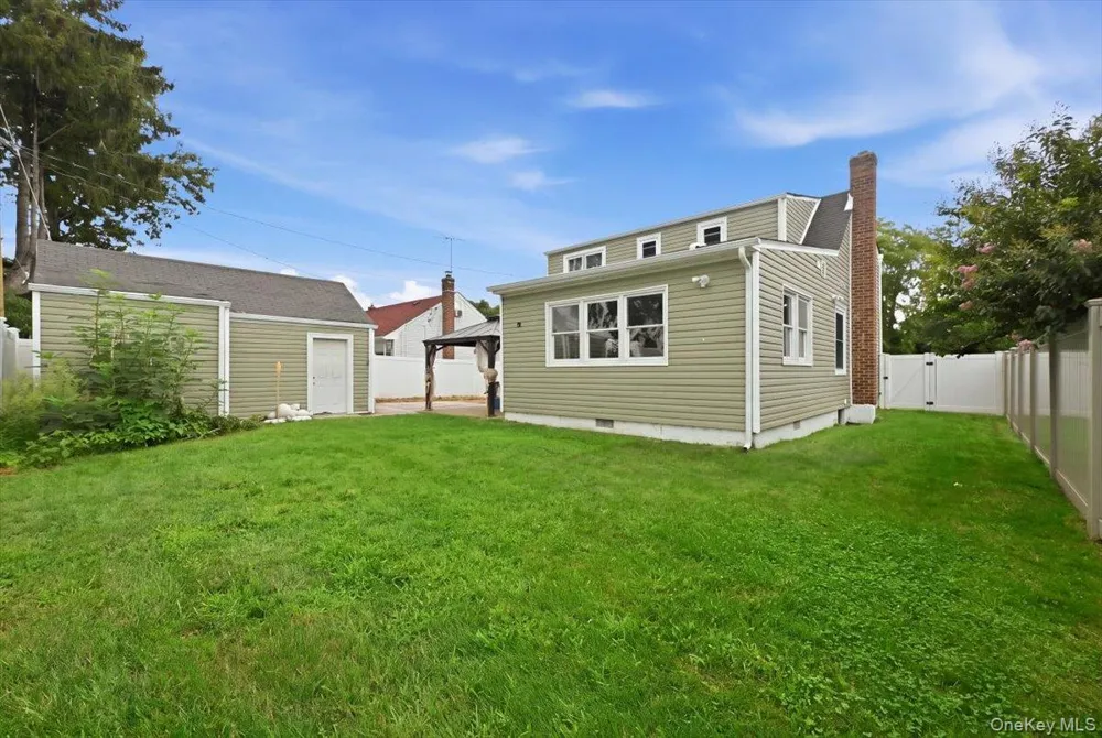 828 Bruce Drive Wantagh, NY 11793