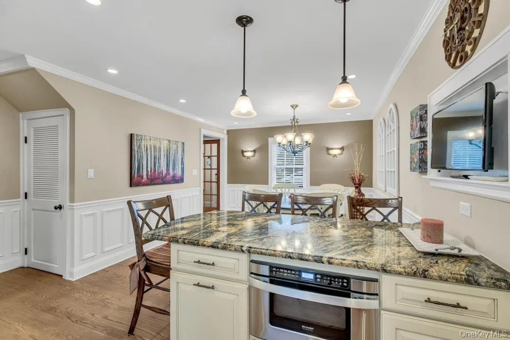 128 Stuart Street Lynbrook, NY 11563