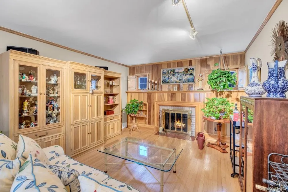 128 Stuart Street Lynbrook, NY 11563