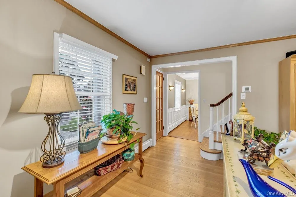 128 Stuart Street Lynbrook, NY 11563