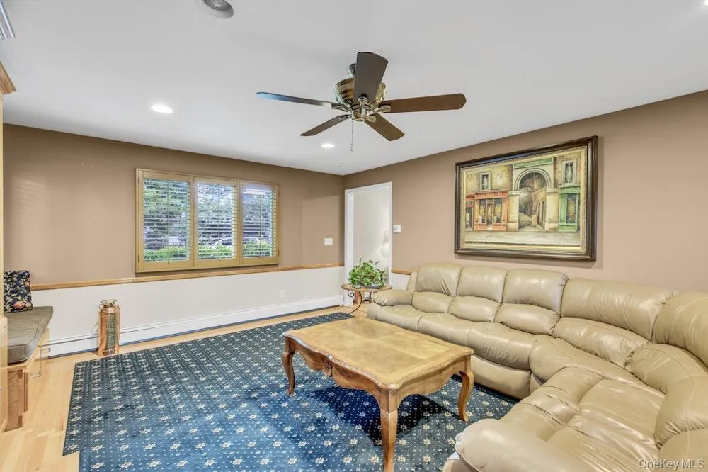 128 Stuart Street Lynbrook, NY 11563