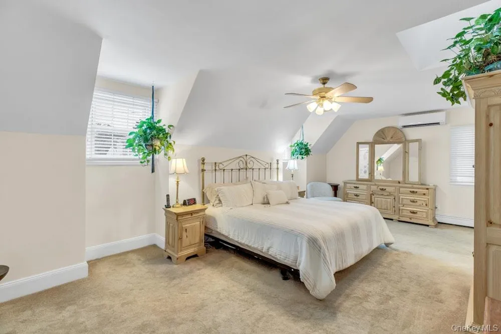 128 Stuart Street Lynbrook, NY 11563