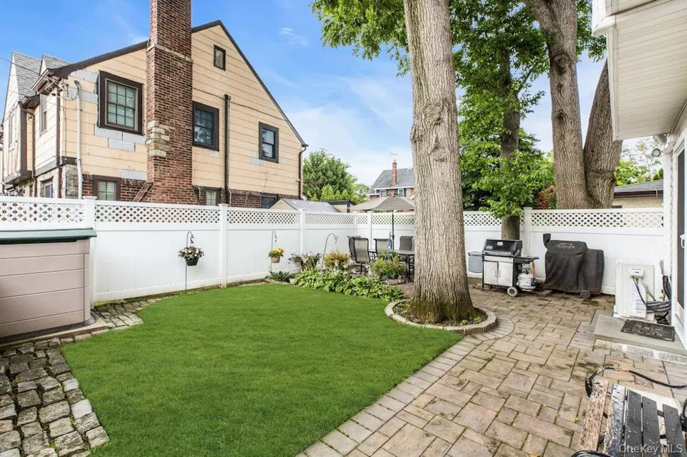 128 Stuart Street Lynbrook, NY 11563