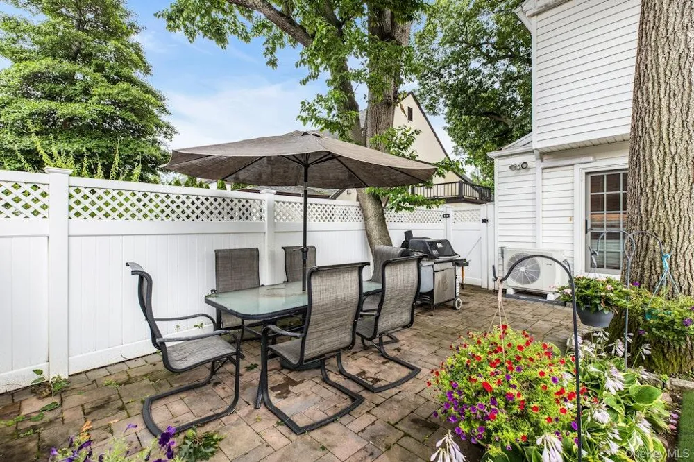 128 Stuart Street Lynbrook, NY 11563