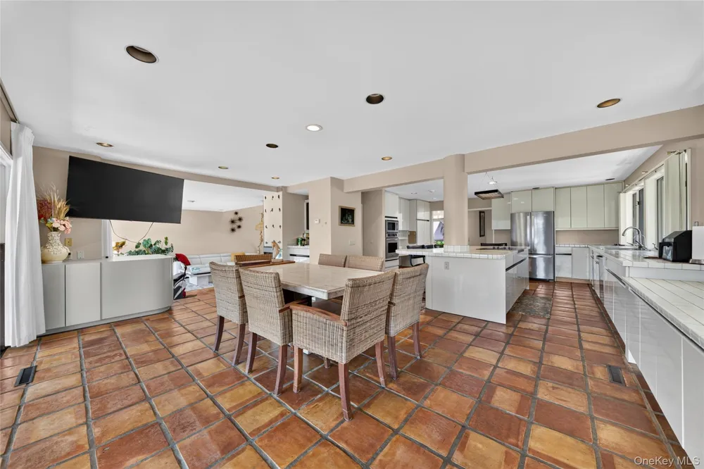 291 Deep Hole Road Calverton, NY 11933