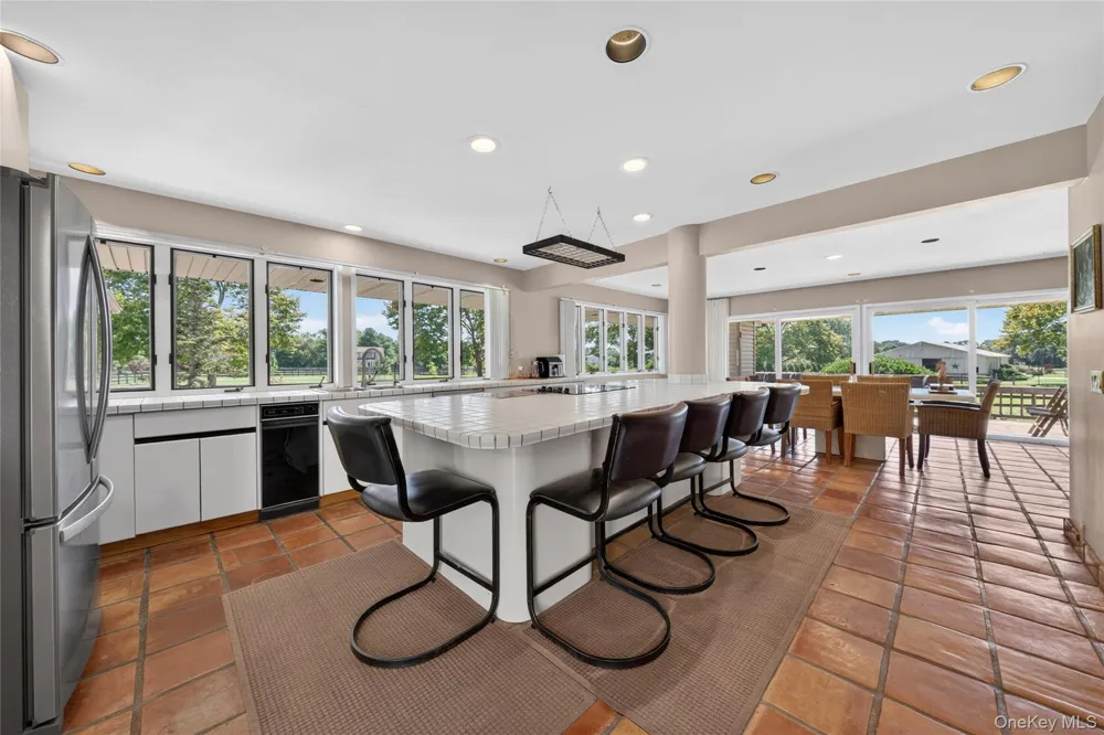 291 Deep Hole Road Calverton, NY 11933