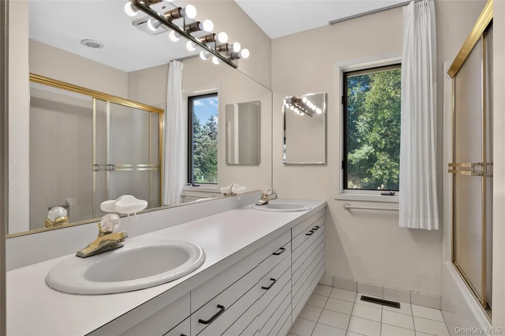 291 Deep Hole Road Calverton, NY 11933