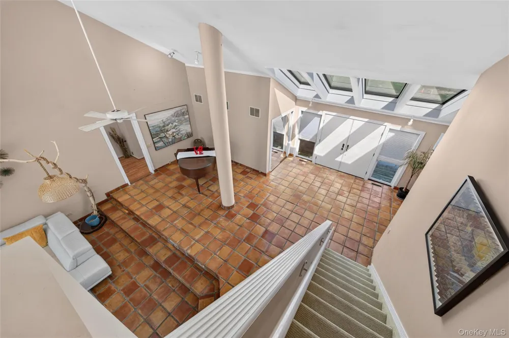 291 Deep Hole Road Calverton, NY 11933