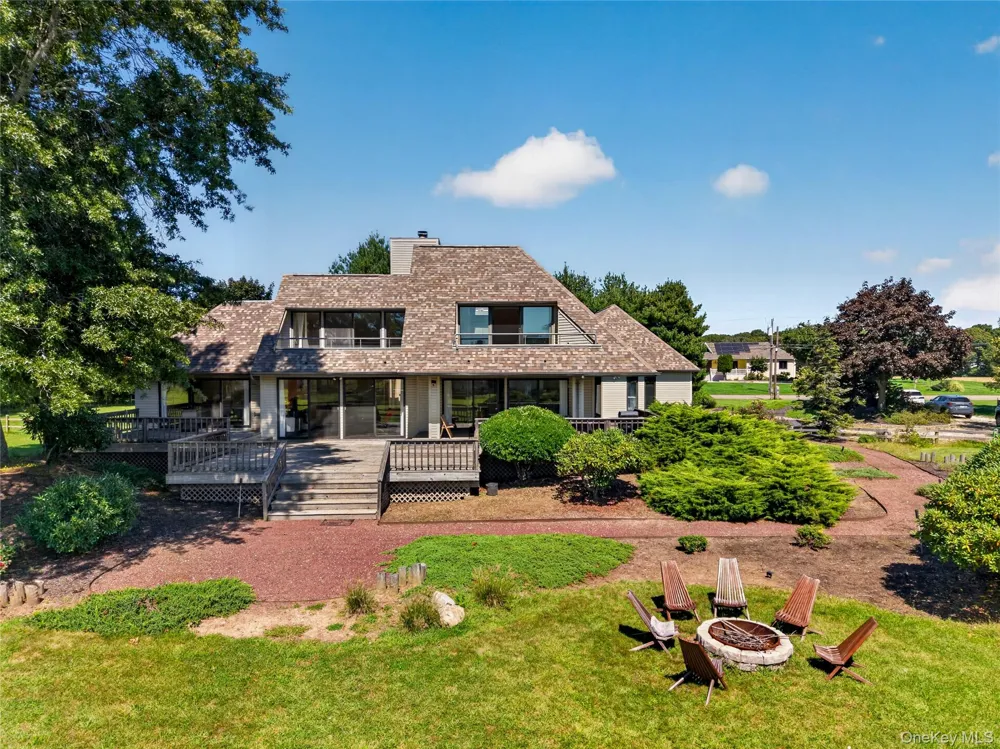 291 Deep Hole Road Calverton, NY 11933