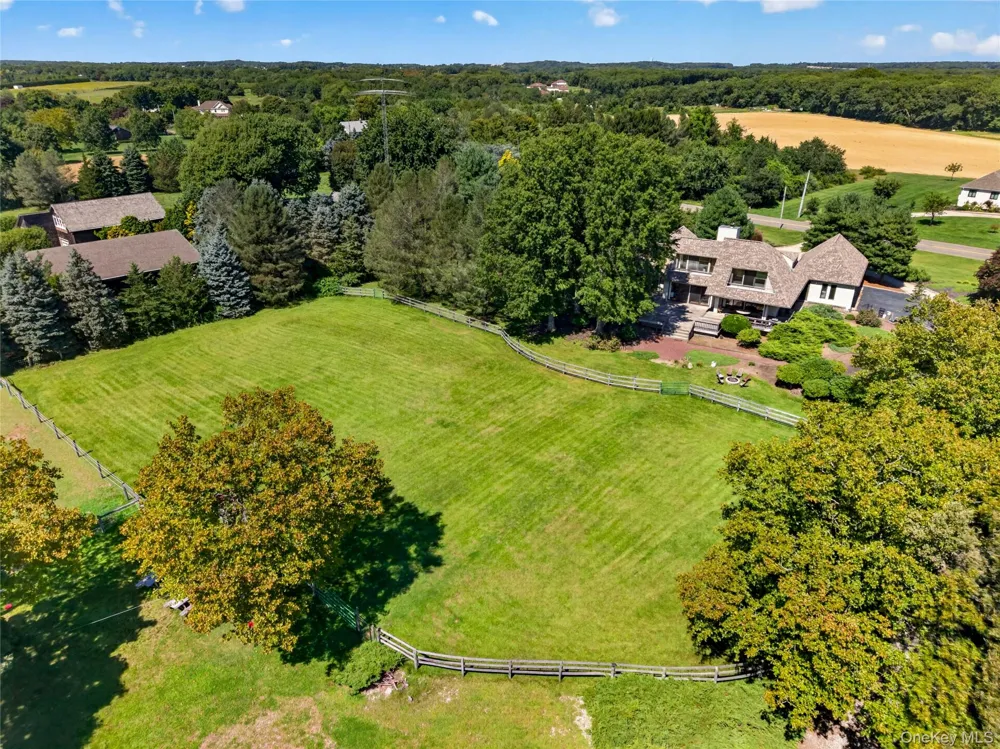 291 Deep Hole Road Calverton, NY 11933