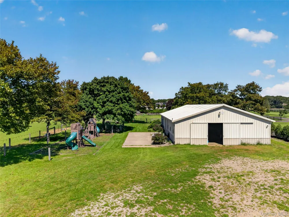 291 Deep Hole Road Calverton, NY 11933