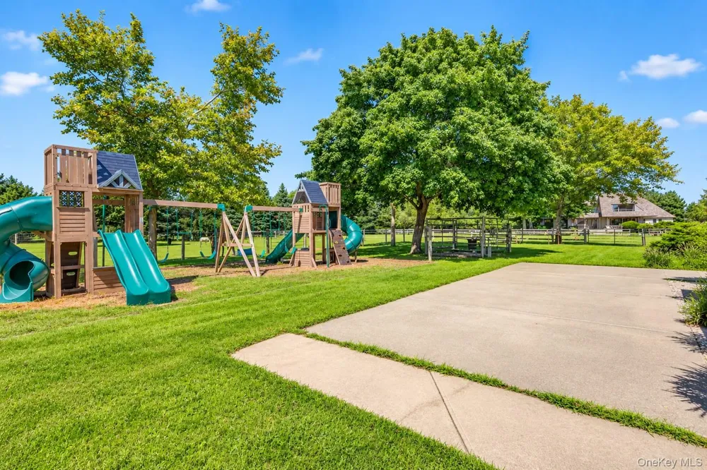 291 Deep Hole Road Calverton, NY 11933