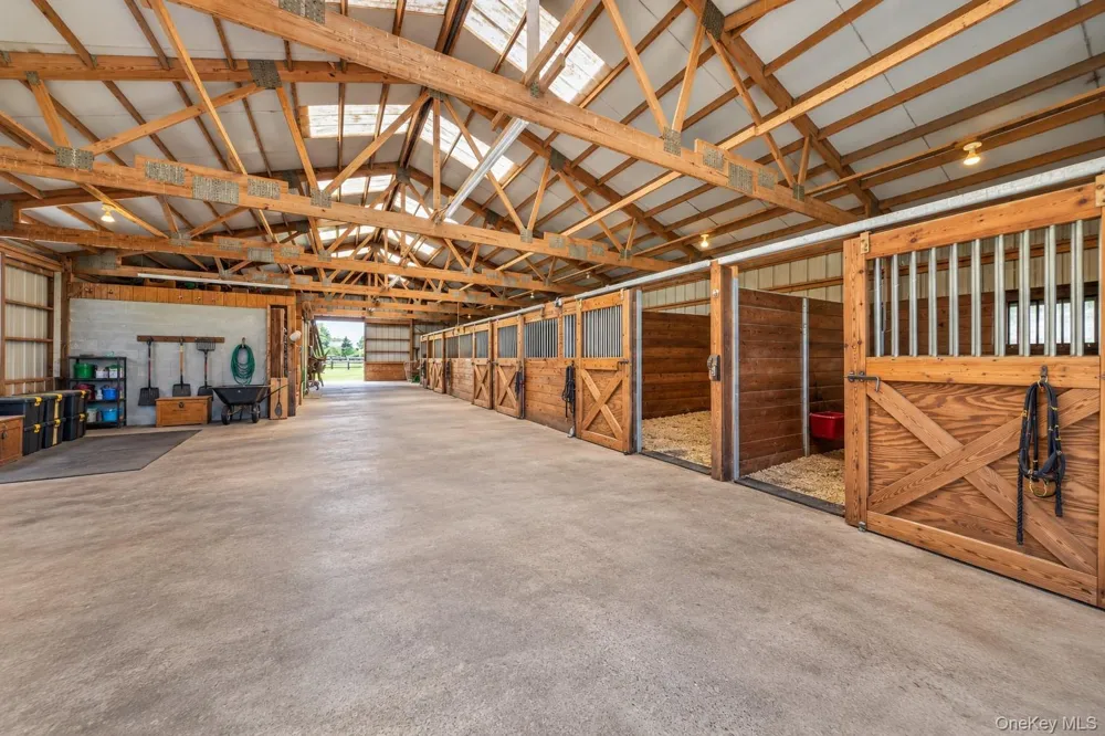 291 Deep Hole Road Calverton, NY 11933